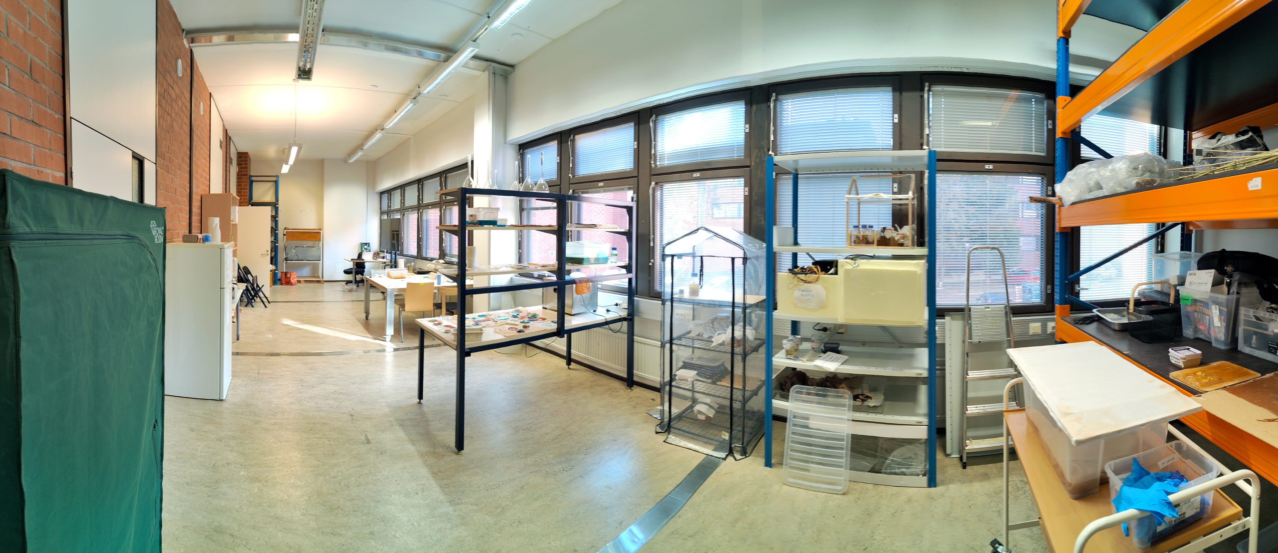 Aalto GrowLab Bio-Makerspace